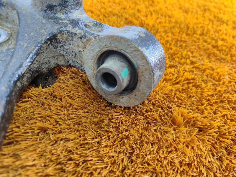 Кулак поворотный