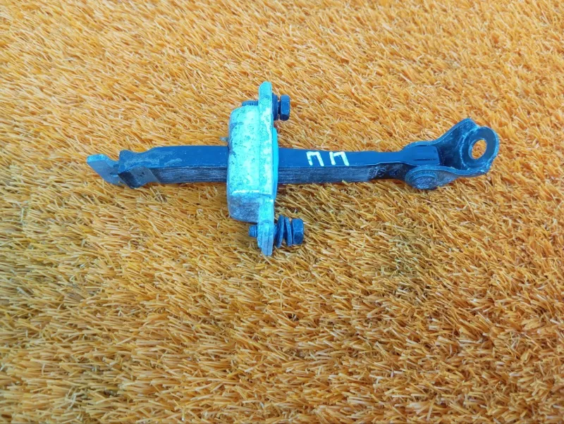 Ограничитель двери