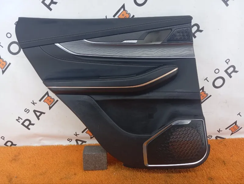 Обшивка двери