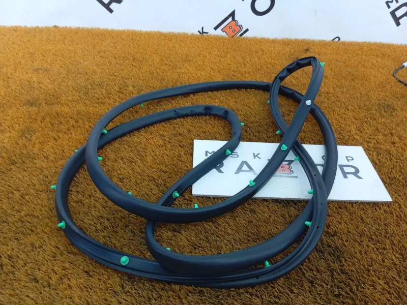 Уплотнитель двери