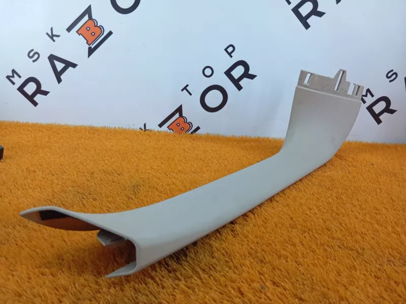 Обшивка двери багажника