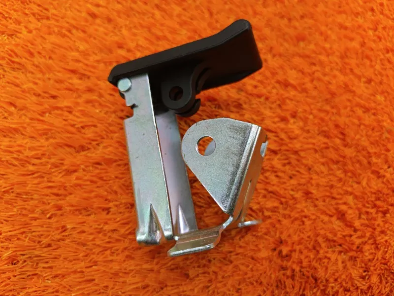 Ручка открывания капота