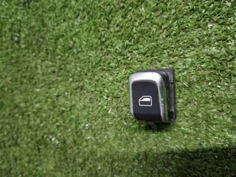 Кнопка стеклоподъемника