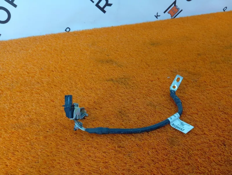 Клемма аккумулятора