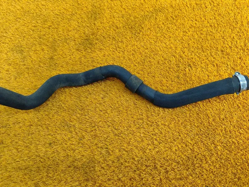 Патрубок радиатора