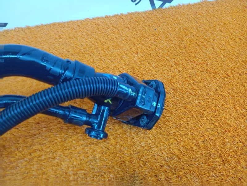 Горловина топливного бака