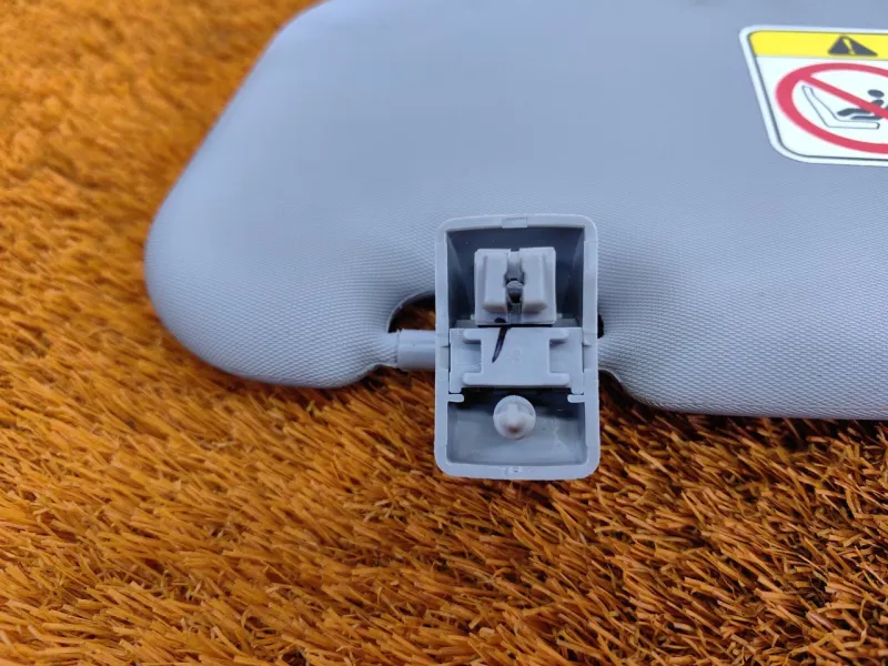 Козырек солнцезащитный