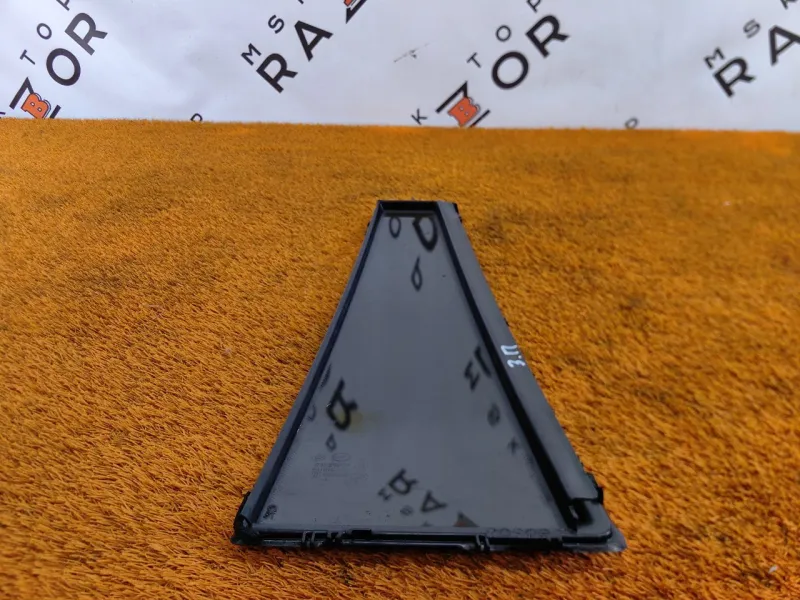 Форточка задняя