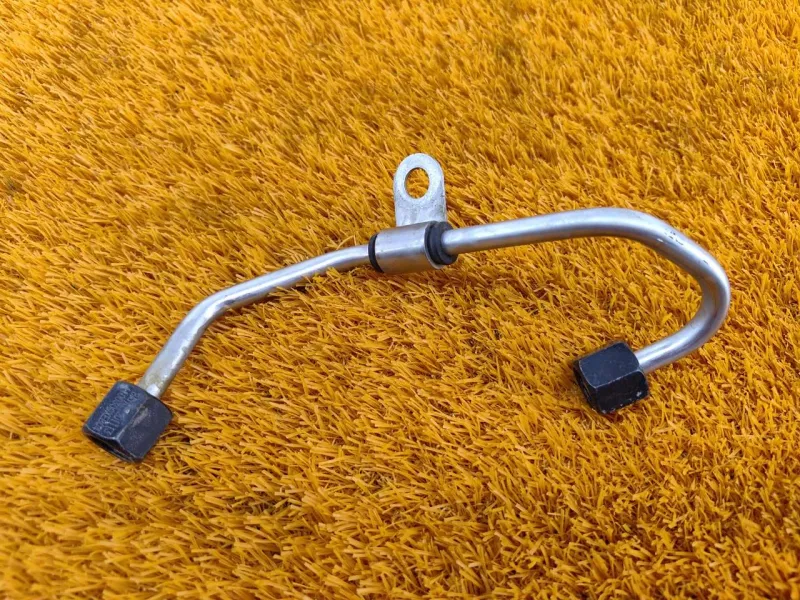 Трубка топливная