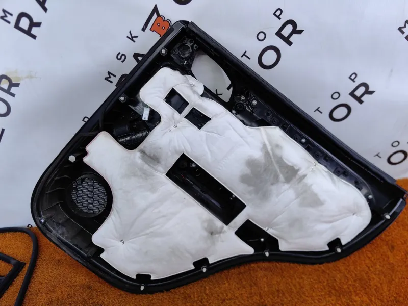 Обшивка двери