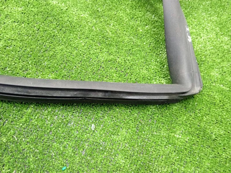 Уплотнитель двери