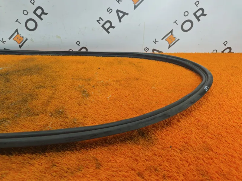 Уплотнитель багажника