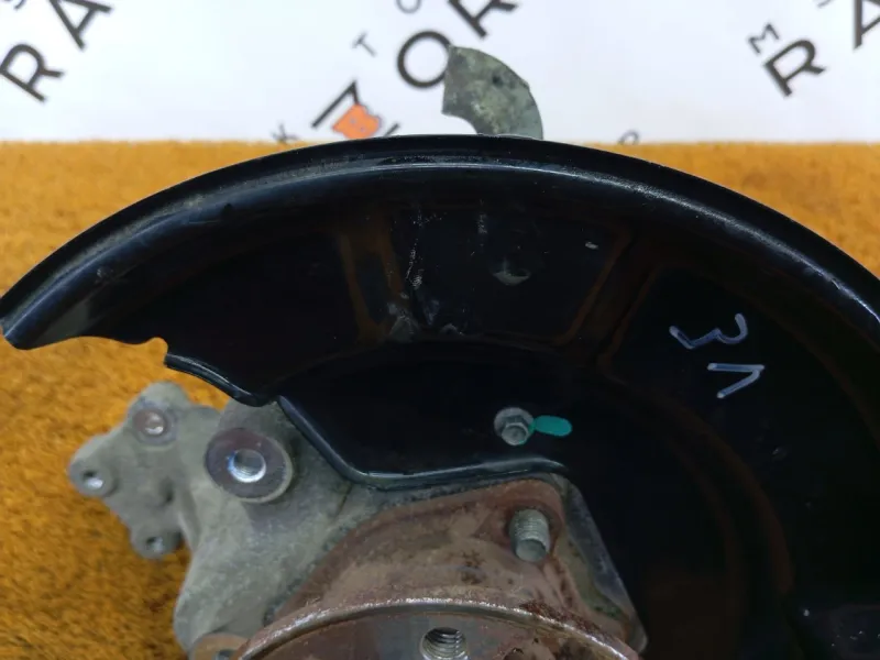 Кулак поворотный