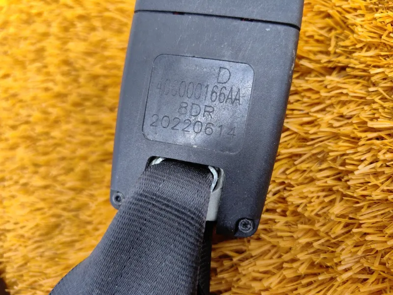 Ответная часть ремня безопасности