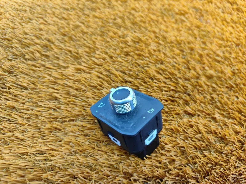 Переключатель регулировки зеркала