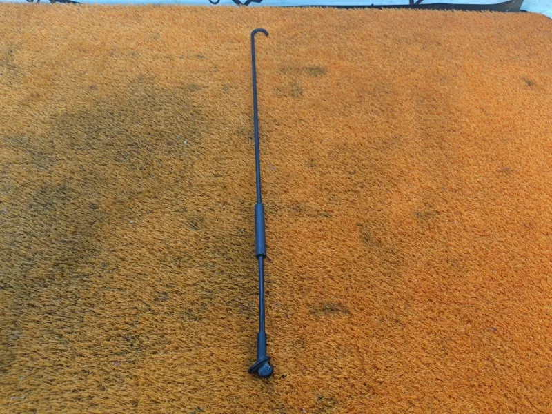 Упор капота