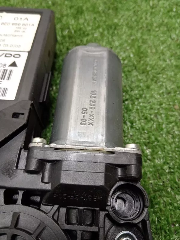 Стеклоподъемник Audi A4 2005 8E0839461B B7, задний левый