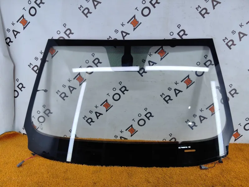 Стекло лобовое