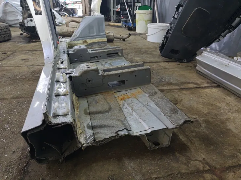 Порог с центральной стойкой