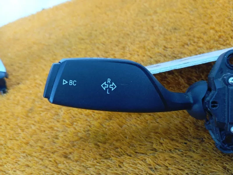 Подрулевой переключатель