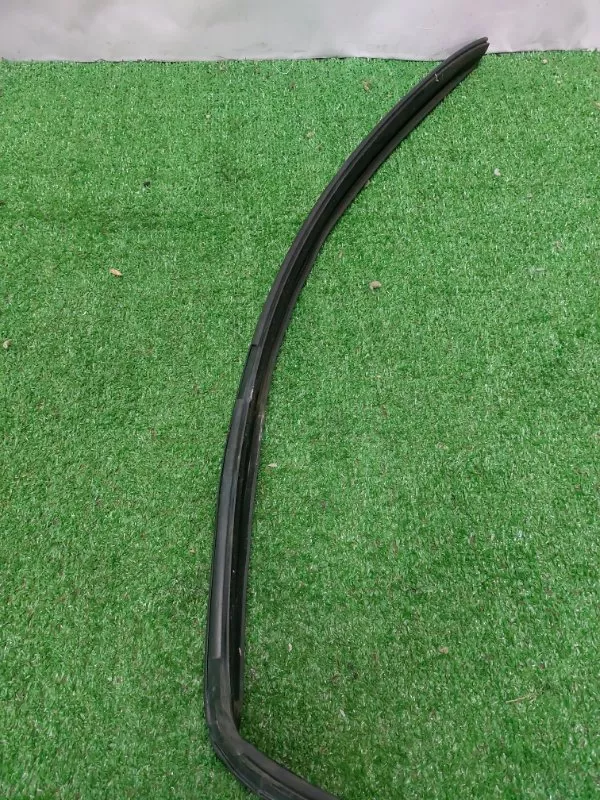 Уплотнитель стекла двери