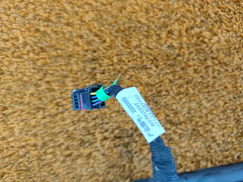 Амортизатор багажника