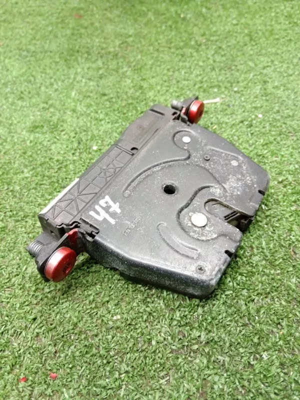 Замок багажника