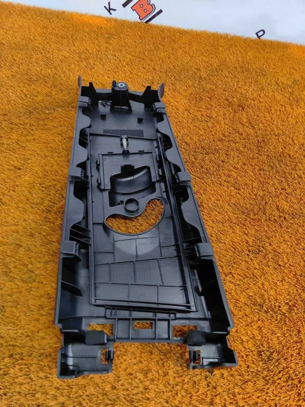 Обшивка центральной стойки