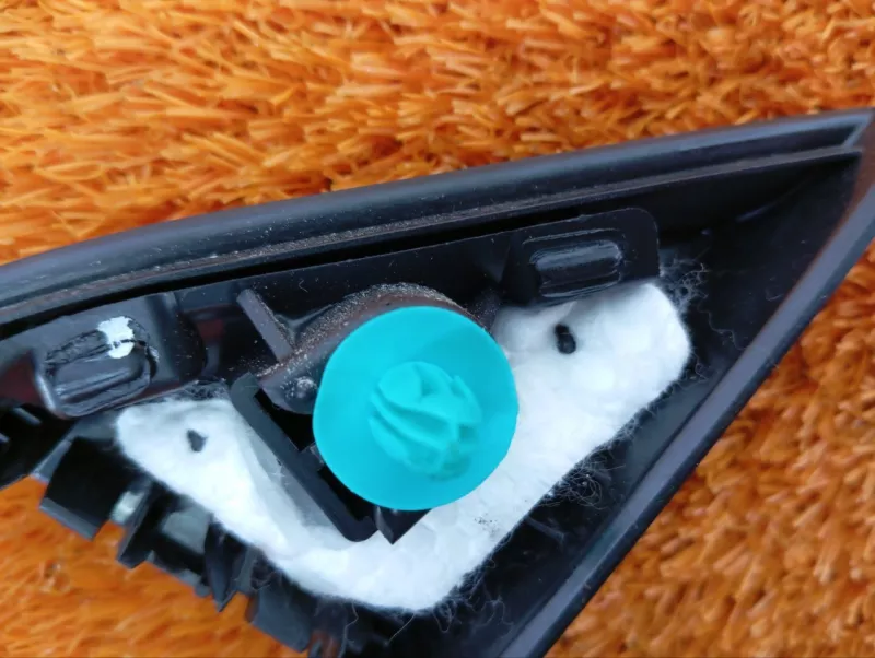 Уголок двери