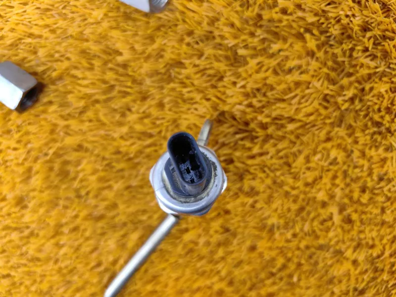 Трубка топливная