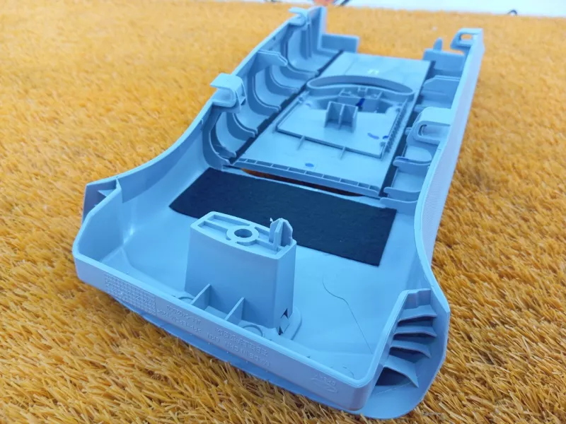 Обшивка центральной стойки