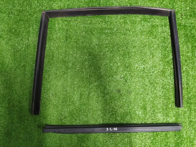 Уплотнитель стекла двери