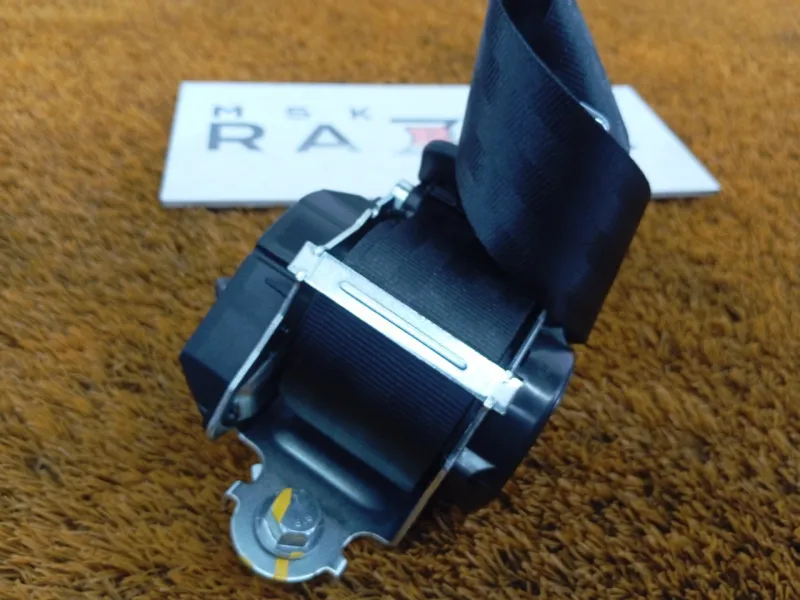 Ремень безопасности