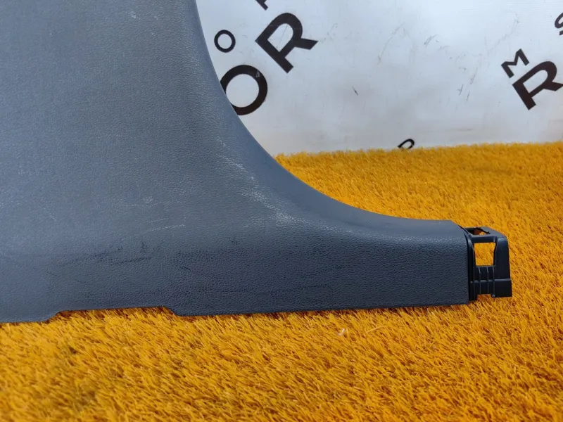 Обшивка центральной стойки