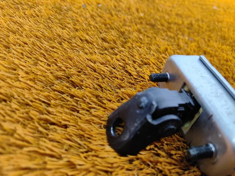 Ограничитель двери