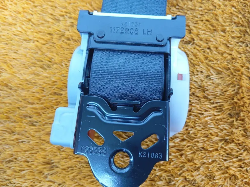 Ремень безопасности