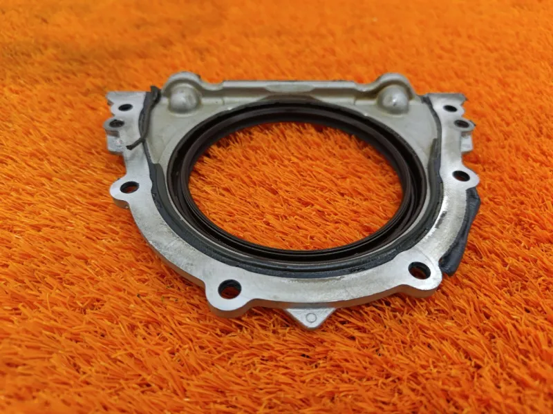 Крышка коленвала