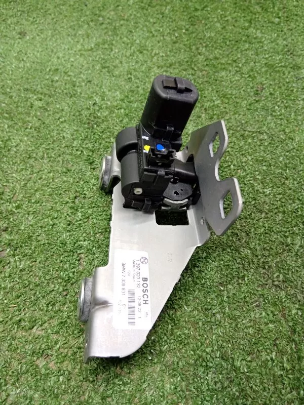 Замок багажника