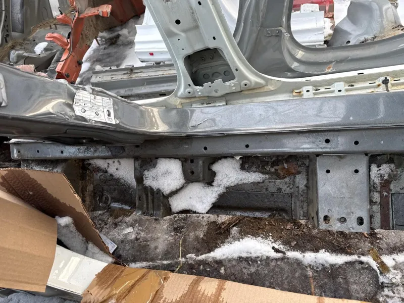 Порог с центральной стойкой