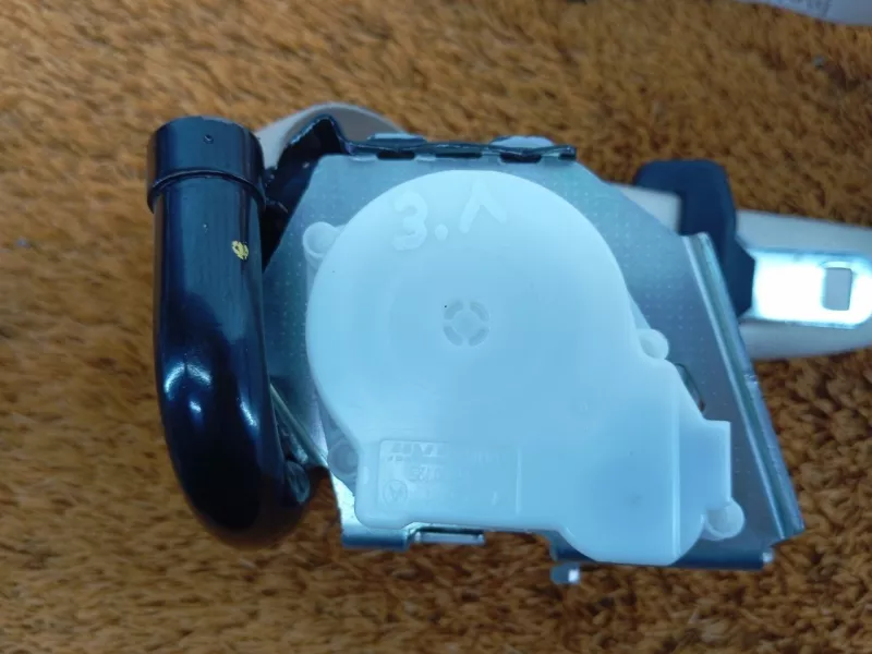 Ремень безопасности