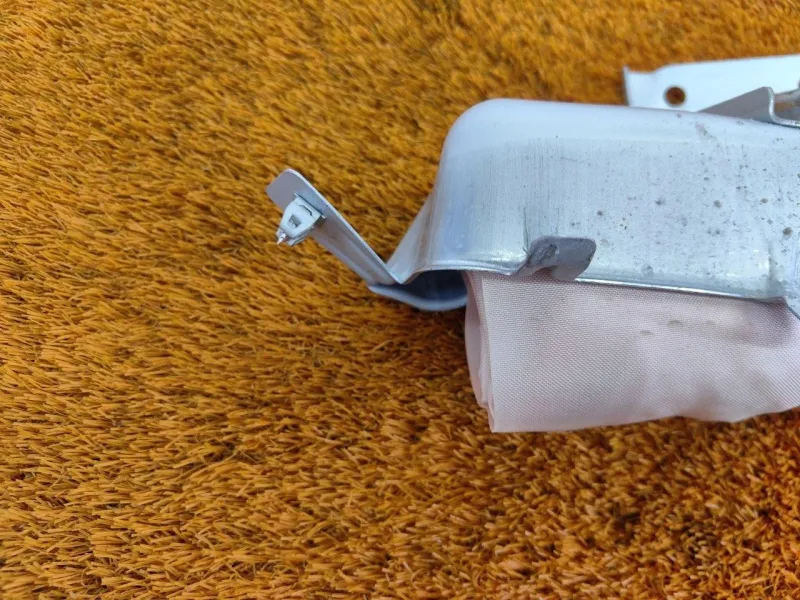 Подушка безопасности пассажира