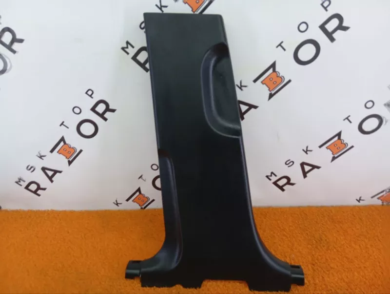 Обшивка центральной стойки