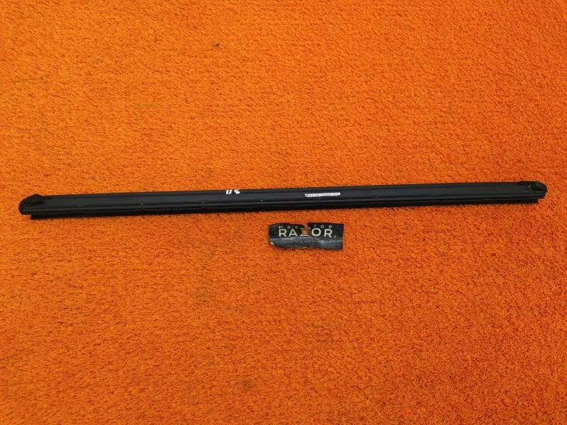 Уплотнитель стекла двери