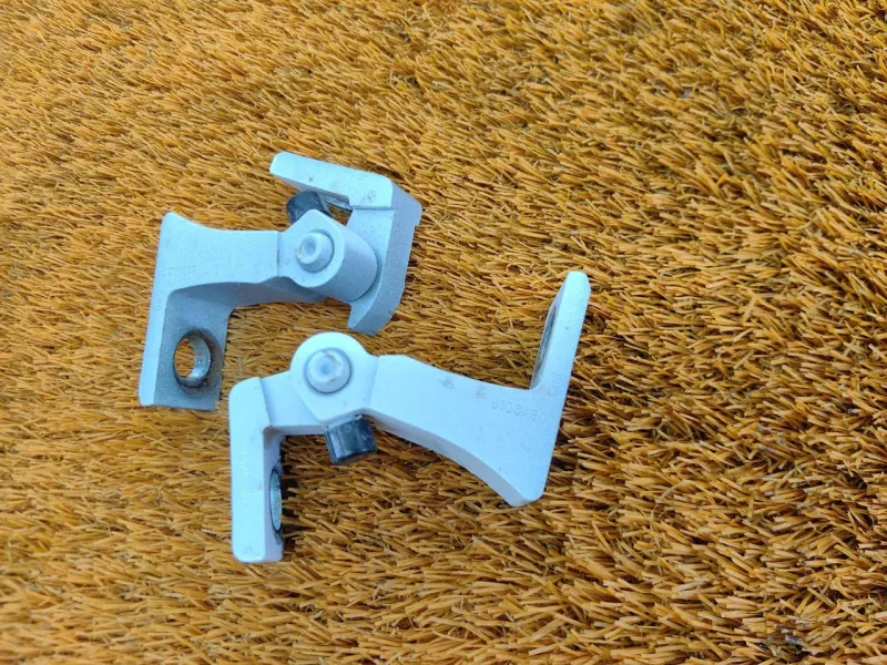 Петля двери