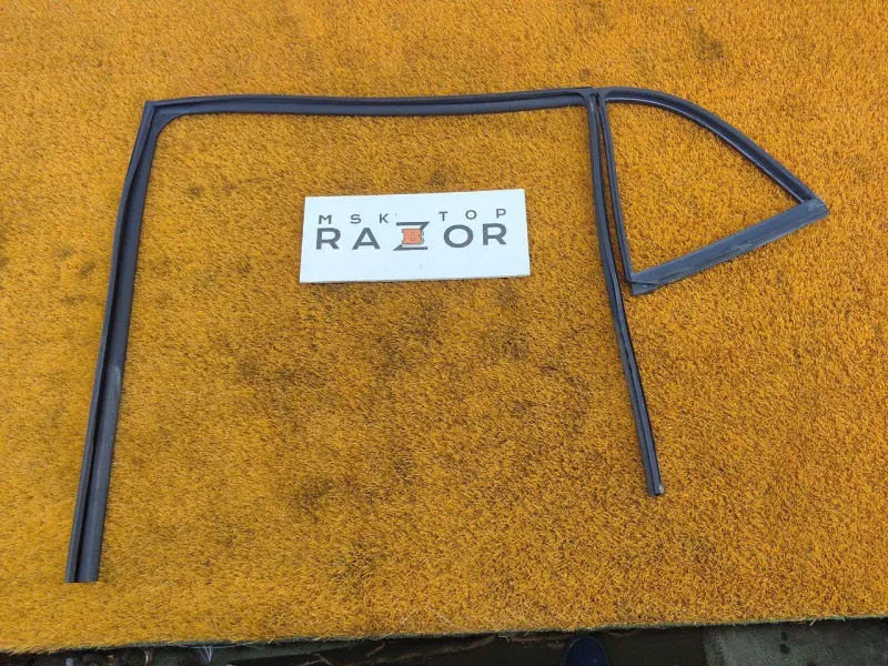 Уплотнитель стекла двери