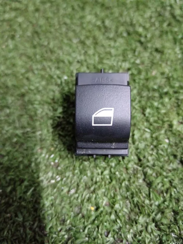 Кнопка стеклоподъемника