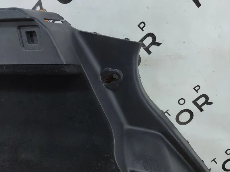 Обшивка багажника