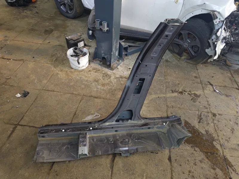 Порог с центральной стойкой