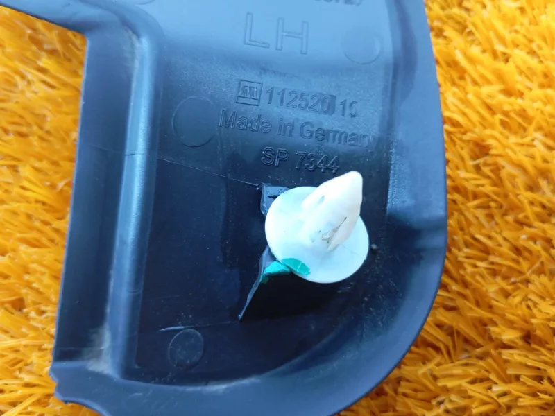 Накладка крышки багажника