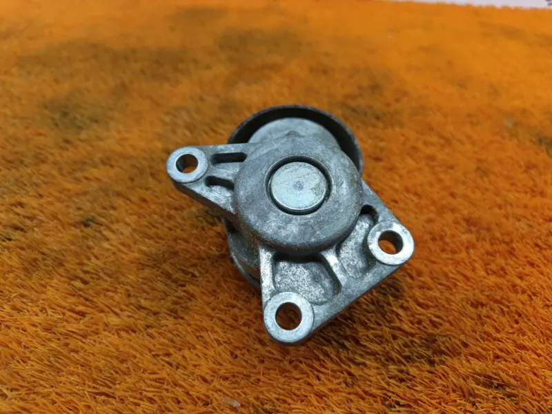 Натяжитель приводного ремня